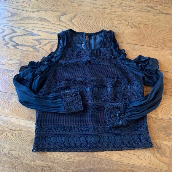 Alice & Tricia Silk Lace Top Cold Shoulders - Picture 11 of 12